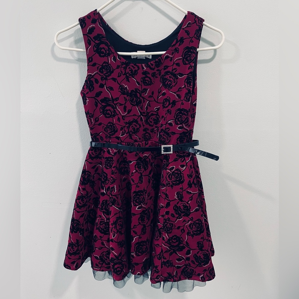 🌻5/$20🌻 Knit Works Maroon & Black Velvet Dress